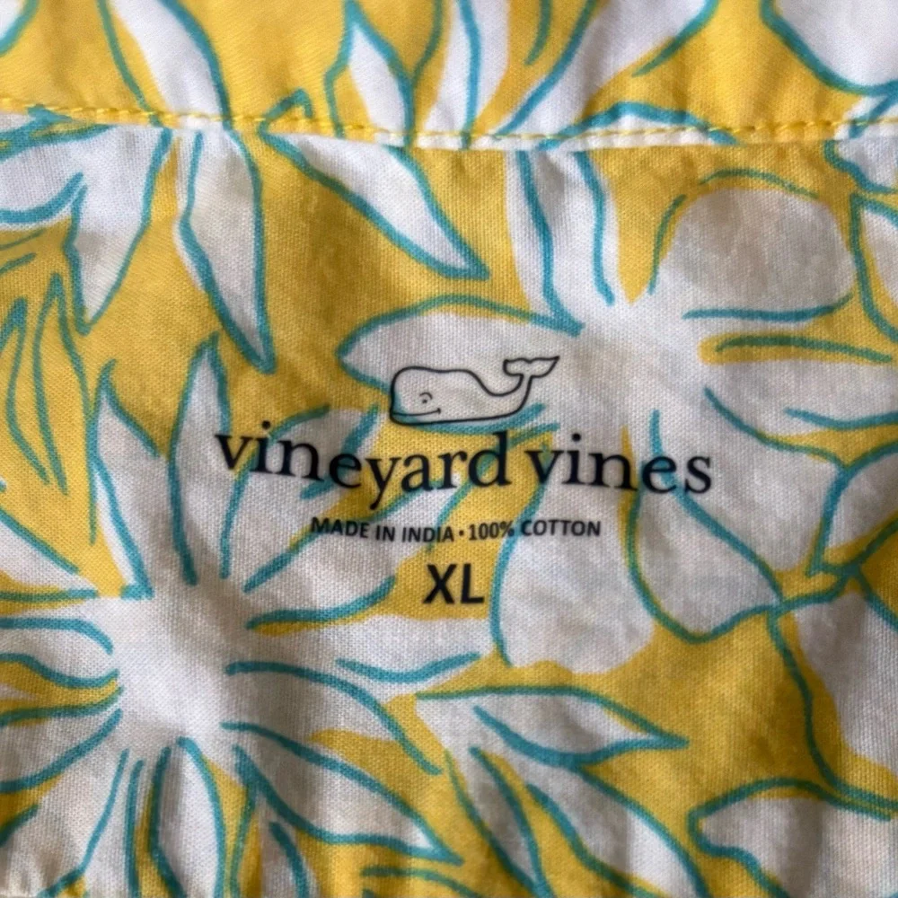 Vineyard Vines Yellow Floral‎ Button Down Shirt size XL